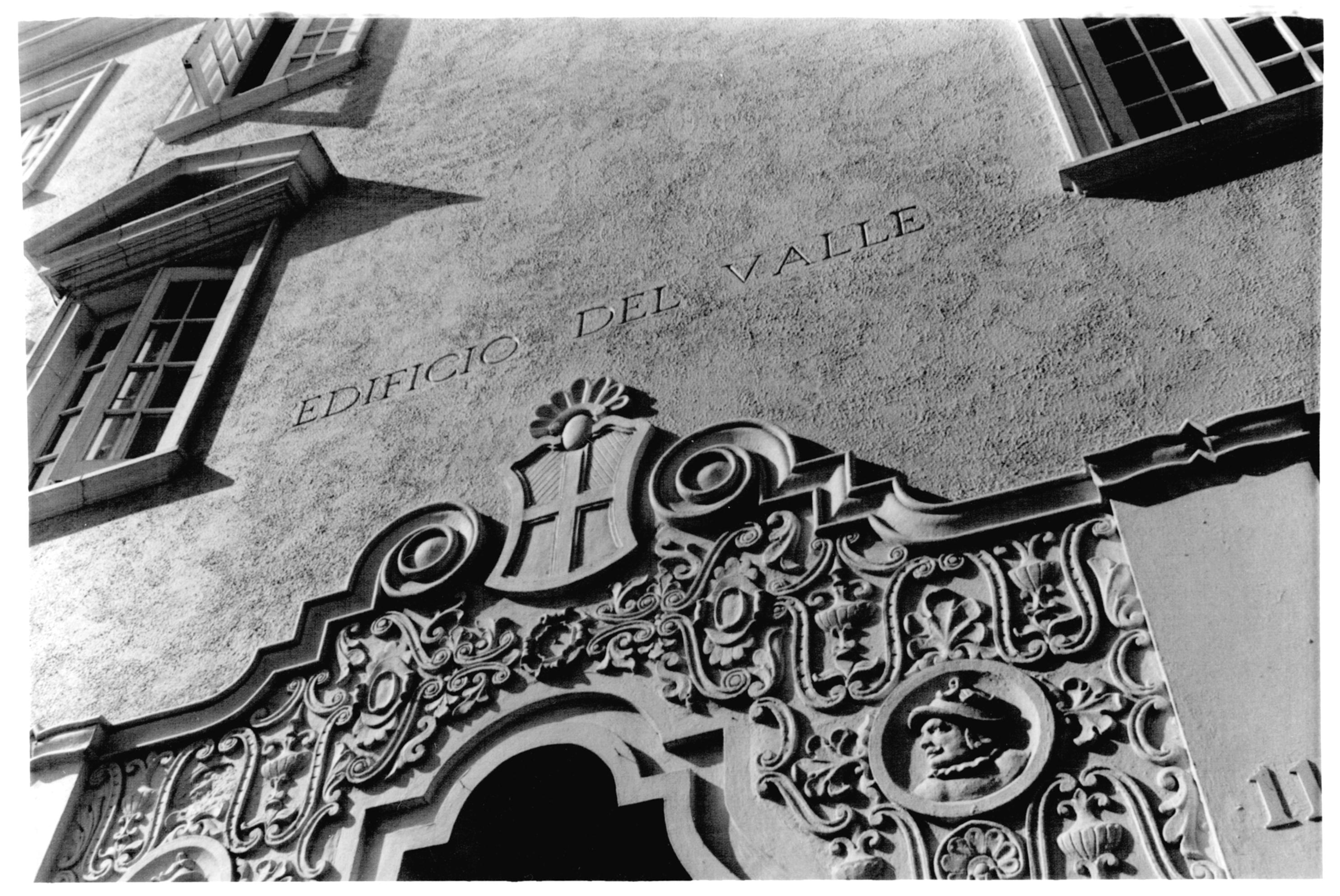 Del Valle Building - 04001243